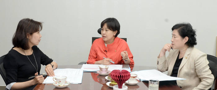 미래 먹거리 창출에 여야 3당 합의... 초당적 국회 4차산업혁명포럼 결성