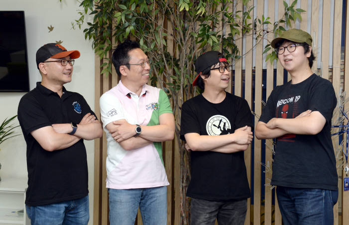 이기택, 김승주 교수, 심준보, 이승진(왼쪽부터).