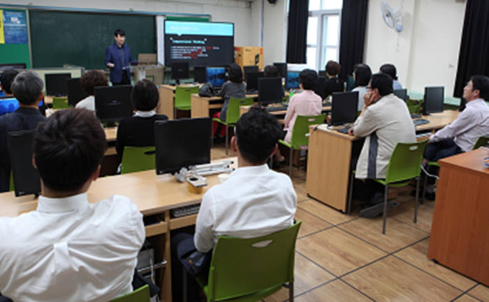 [이슈분석]비전공자도 한 달이면 코딩강사 가능?