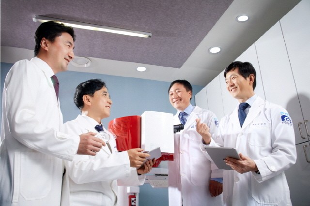 강남역 안과 거리, 백내장·눈종합검진의 메카를 노린다