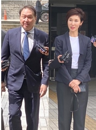 사진/최태원 SK그룹 회장과 노소영 아트센터 나비 관장이 4월16일 서울고등법원에서 열린 이혼소송 항소심 변론기일에 출석