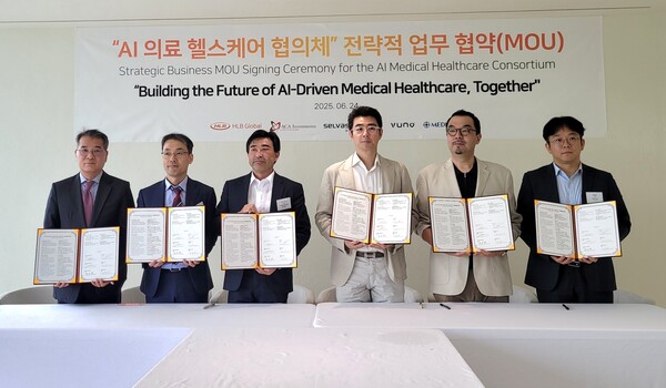 (왼쪽부터)김광재 HLB글로벌 대표, 김동민 제이엘케이 대표, ACA 아즈마 아키히로 회장, 곽민철 메디아나·셀바스AI 대표, 윤승현 셀바스AI 사장, 이예하 뷰노 대표. 사진/HLB글로벌