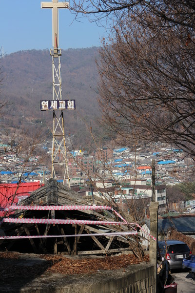 희망촌을 취재하는 김창수 감독과 풍경들 (사진=임준 기자)
